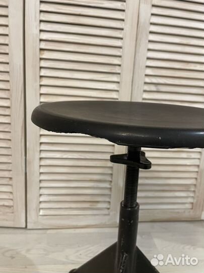 Стул для пианино винтовой