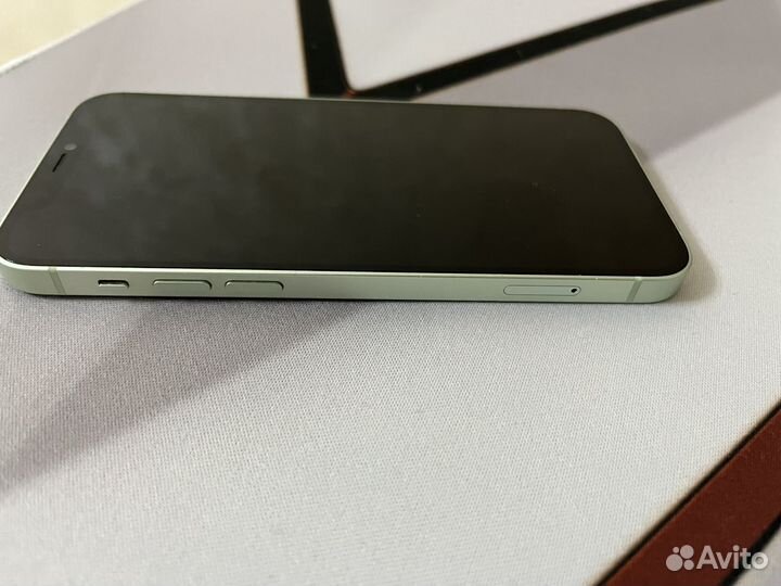 iPhone 12, 64 ГБ