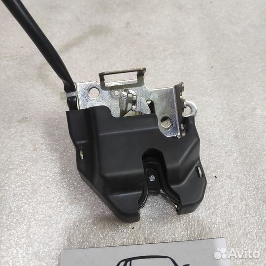 Замок крышки багажника Honda Civic 8 4D седан