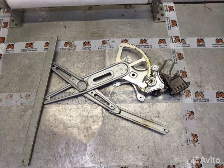 Стеклоподъемник передний правый Toyota Avensis 3