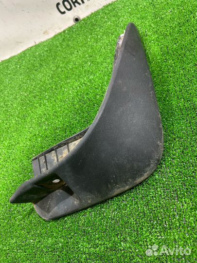 Брызговик задний правый Kia Sportage 3