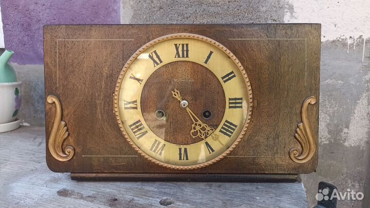 Настольные часы 