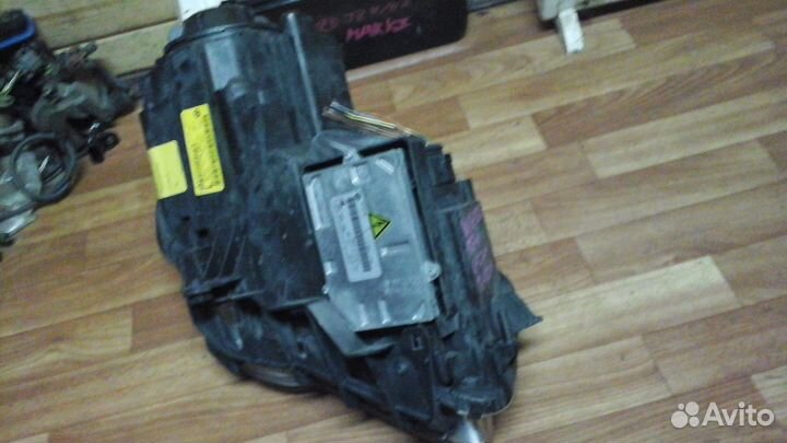 Фара Volkswagen Touran