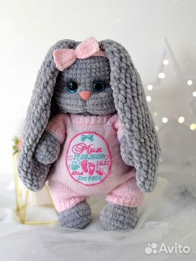 Вязаная зайка с метрикой ручной работы
