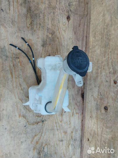 Бачок омывателя Toyota Prius 3 ZVW30 (2009 - 2011)