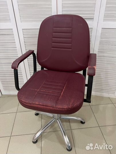 Парикмахерское кресло