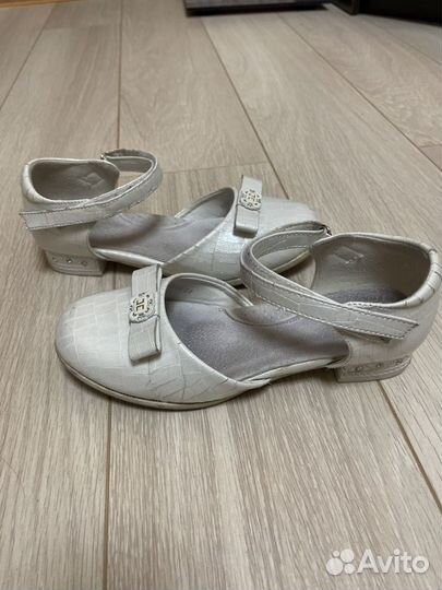 Туфли для девочки 34 размер белые