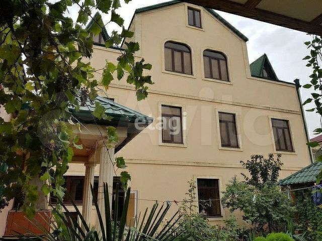 Дом 420 м² на участке 4,5 сот.