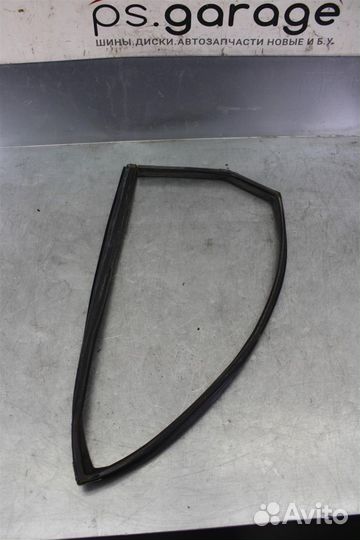 Уплотнитель стекла двери задней левой Hyundai-KIA