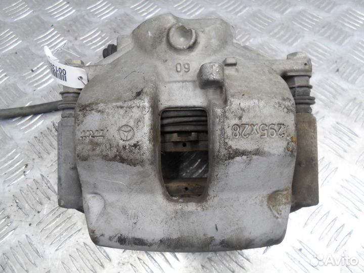 Суппорт передний левый Mercedes C-klasse W204