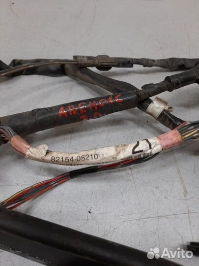 Проводка двери задняя левая Toyota Avensis T250