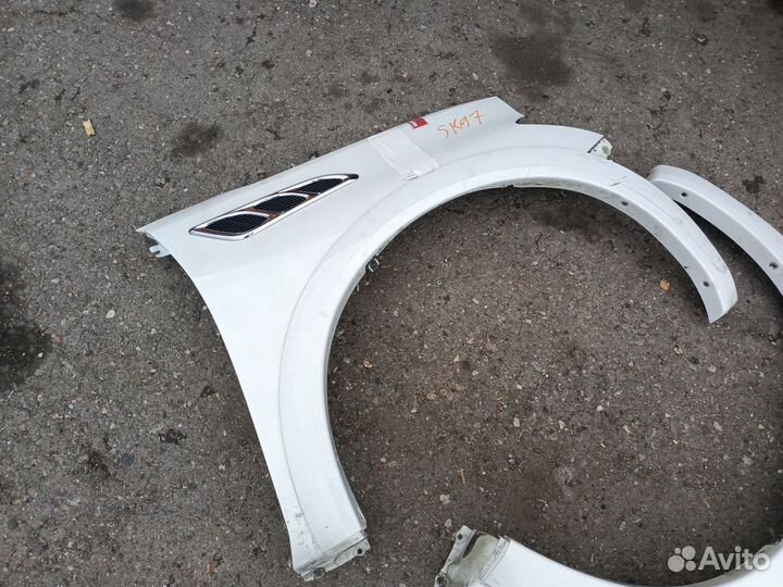 Переднее крыло левое правое Infiniti QX56/QX80