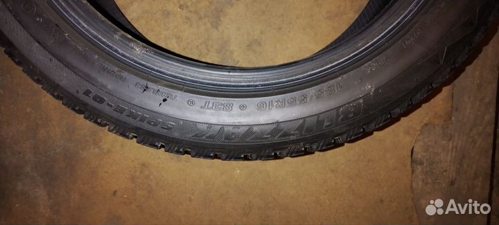 Bridgestone Blizzak Spike-01 185/55 R16 83T