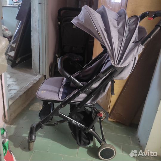 Прогулочная коляска