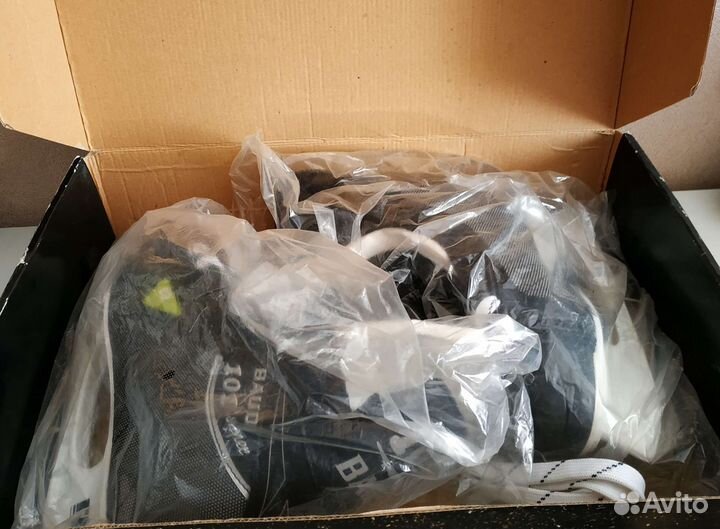 Коньки хоккейные