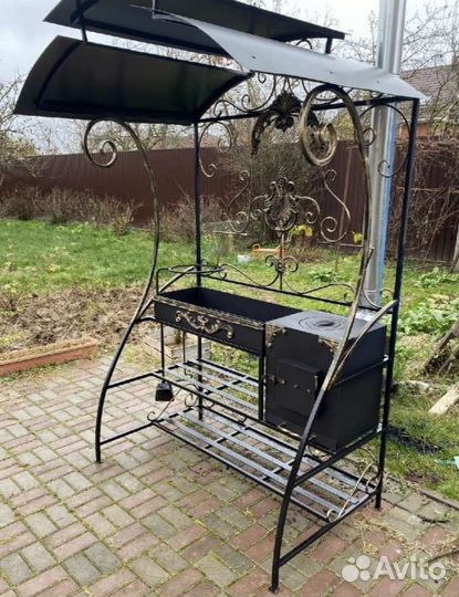 Мангал с крышей