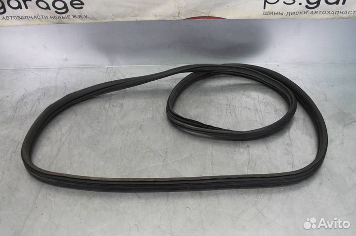 Уплотнитель кузова передней правой двери Nissan P