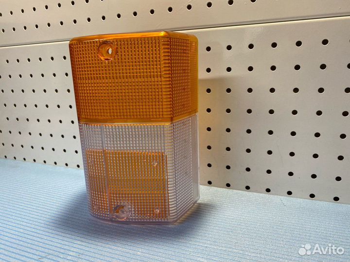 Стекло указателя поворота левое Scania 2 3 Серия