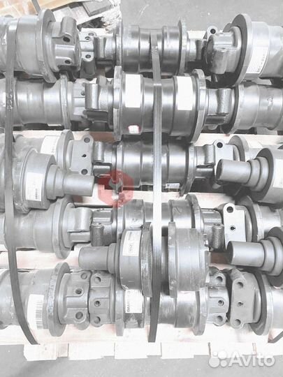 Каток поддерживающий Komatsu PC300-7 KM3538