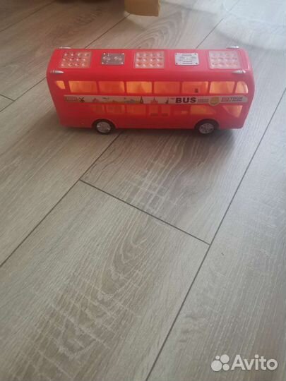 Игрушка автобус