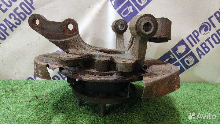 Кулак задний правый Hyundai Tucson хэтчбек 2.0