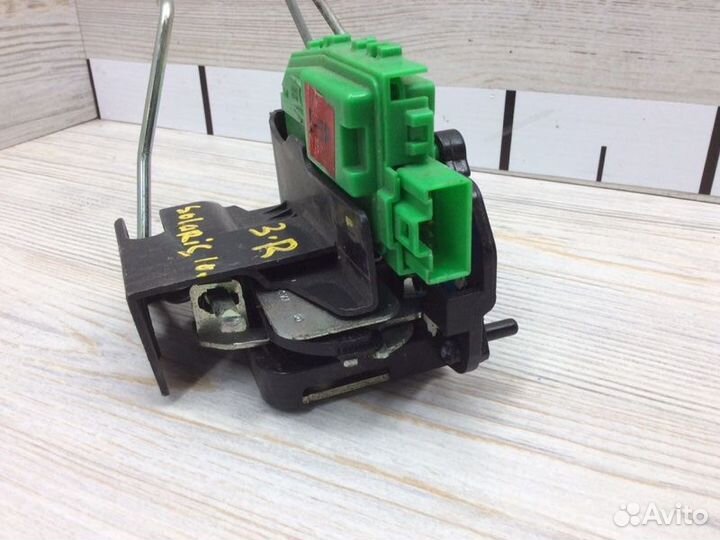 Замок двери задний правый Hyundai Solaris