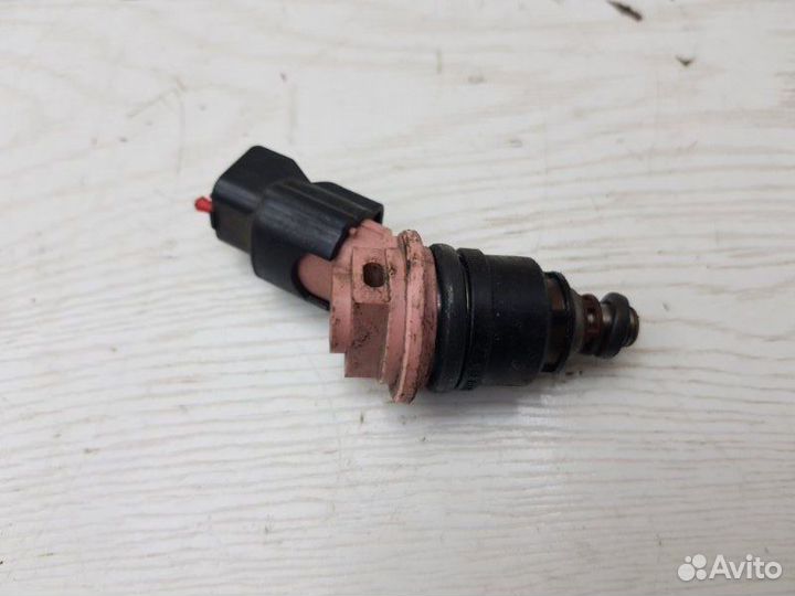 Форсунка топливная Nissan Maxima A32 VQ20DE 1998