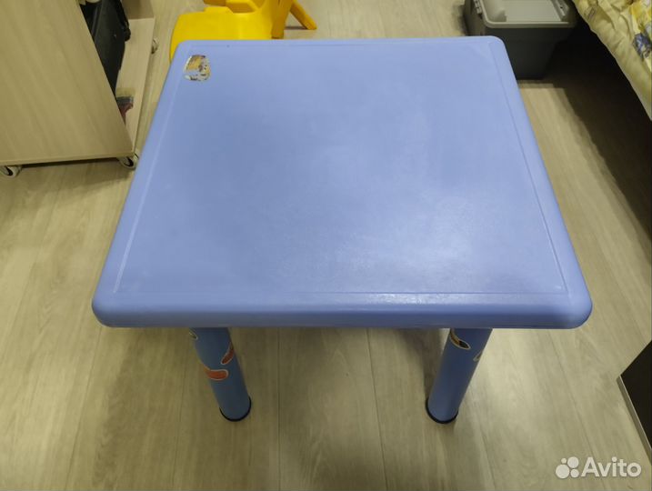 Детский стол