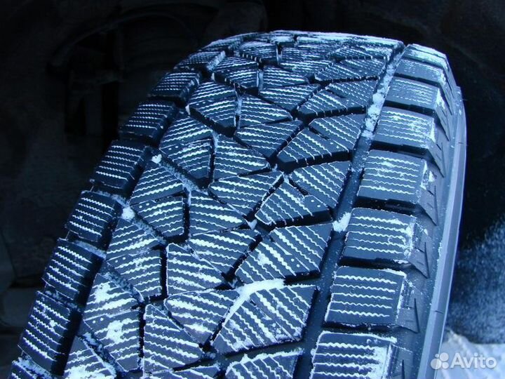 Bridgestone Blizzak DM-V2 265/65 R17
