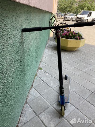 Трюковой самокат tech team б/у