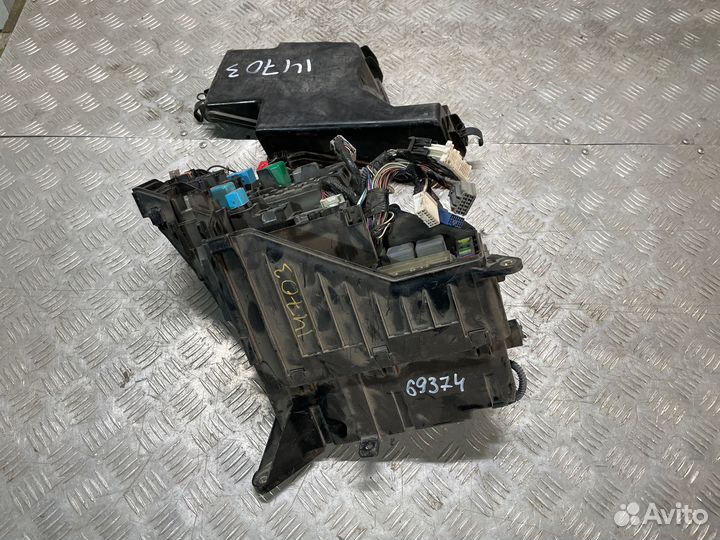 Блок предохранителей Lexus GS 450 (3)