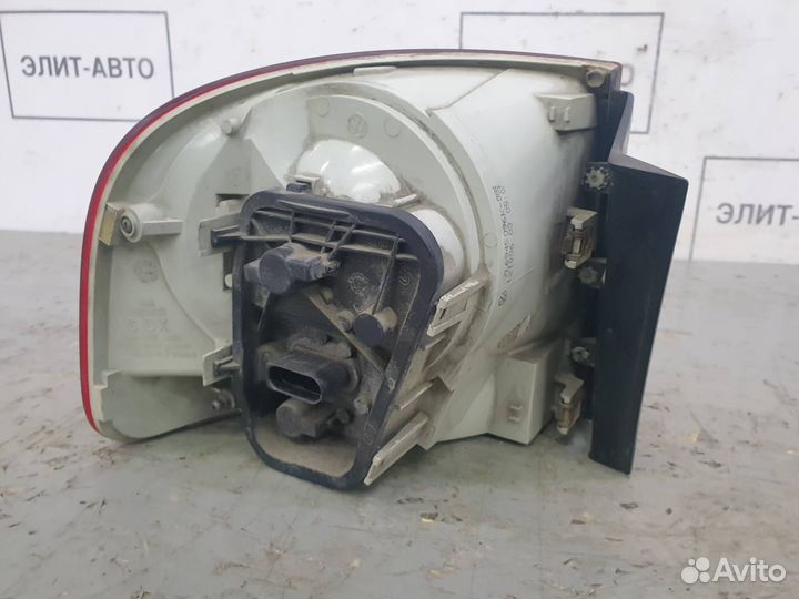 Фонарь правый внешний Volkswagen Touareg