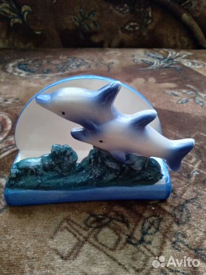 Фарфоровая салфетница