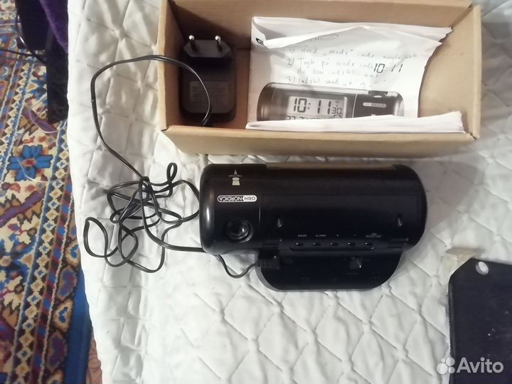 Часы электронные с прожектором