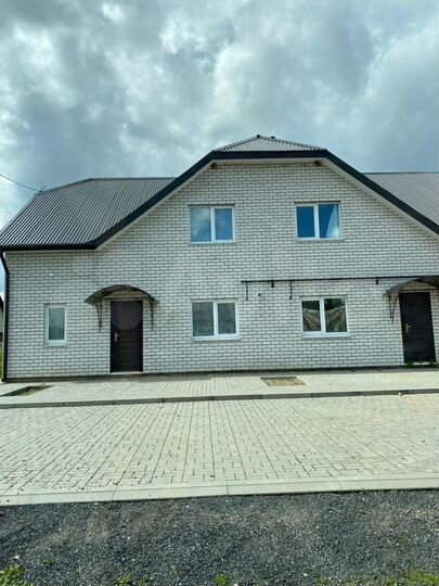 Таунхаус 505,2 м² на участке 12 сот.