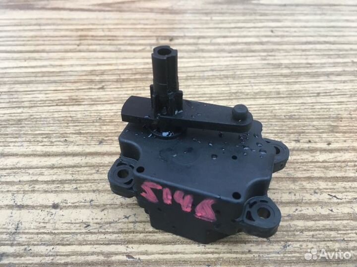 Моторчик заслонки отопителя Volvo XC90 I 02-2015г