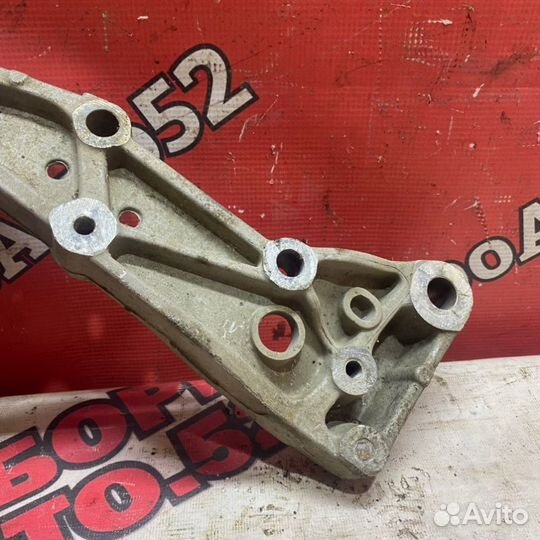 Кронштейн переднего рычага Volkswagen Jetta 5 BSE