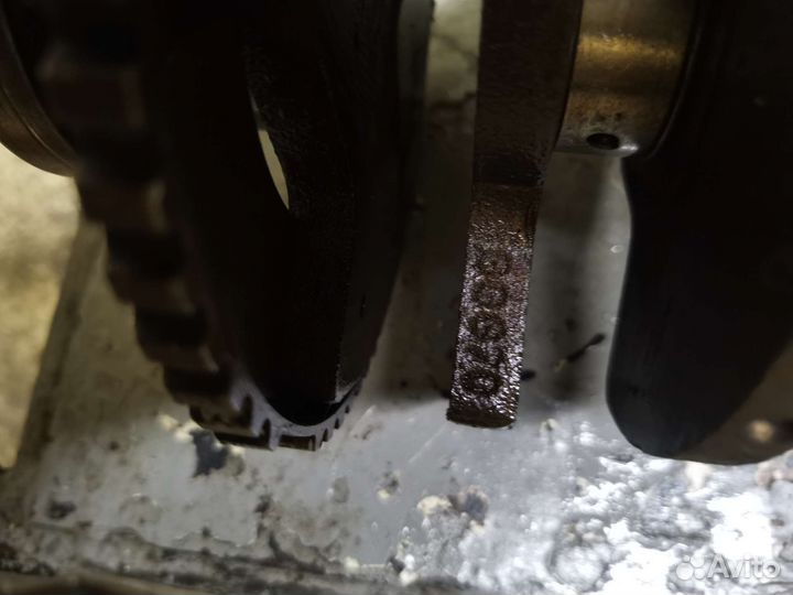 Коленвал стд Пассат б5 VR5 2.3л