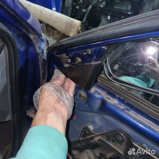 Внутренняя накладка зеркала правая mazda 6 gg