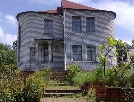 Дом 427 м² на участке 6 сот.