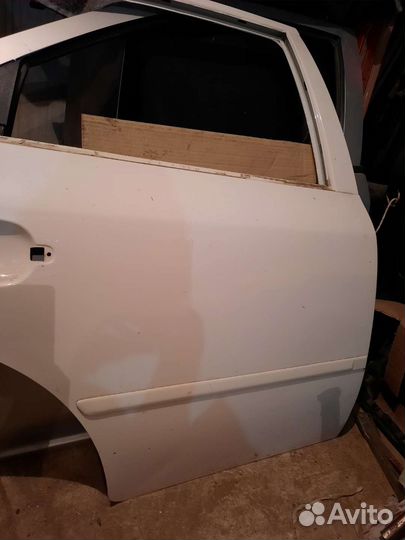 Дверь задняя правая Skoda Octavia Tour