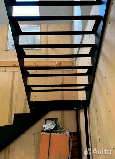 Металлокаркас для лестницы 