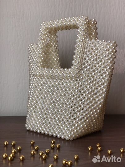 Женская сумка из бусин