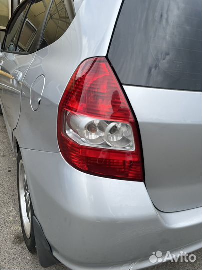 Задний стоп поколение honda fit