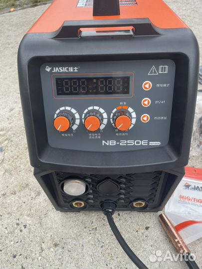 Сварочный полуавтомат jasic real SMART mig 200