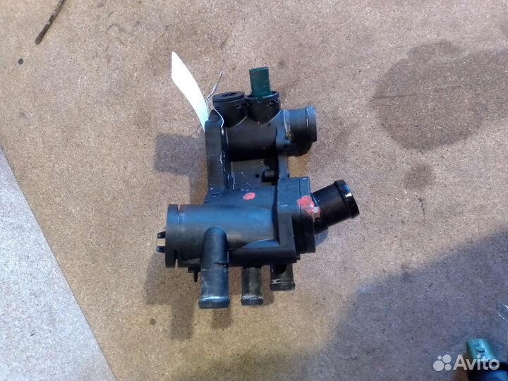 Корпус термостата Skoda Octavia A5. 1.4 л