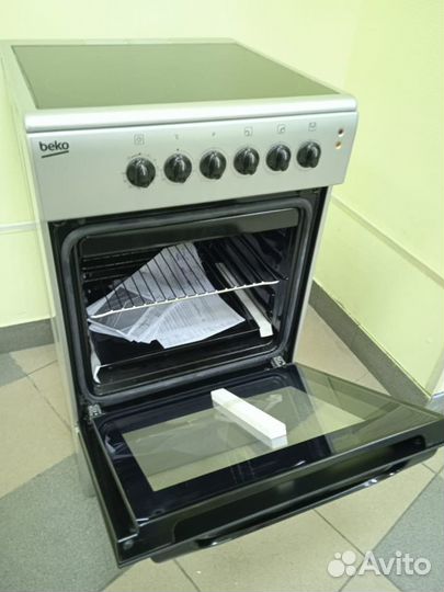 Электрическая плита новая Beko CS 47100 S