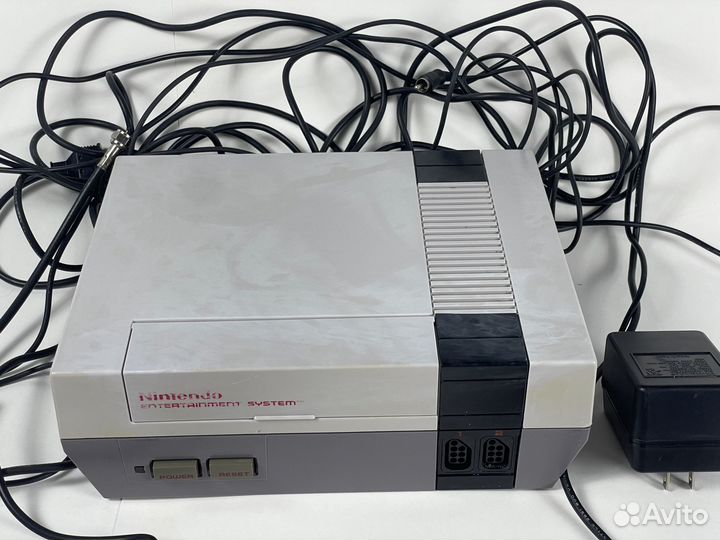 Консоль Nintendo Entertainment System