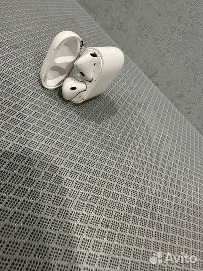 Беспроводные наушники apple airpods