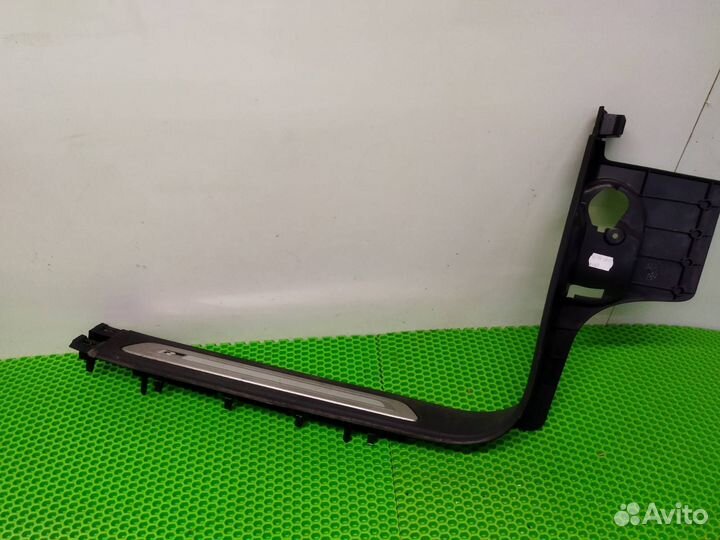 Накладка порога передняя правая Volkswagen Touareg